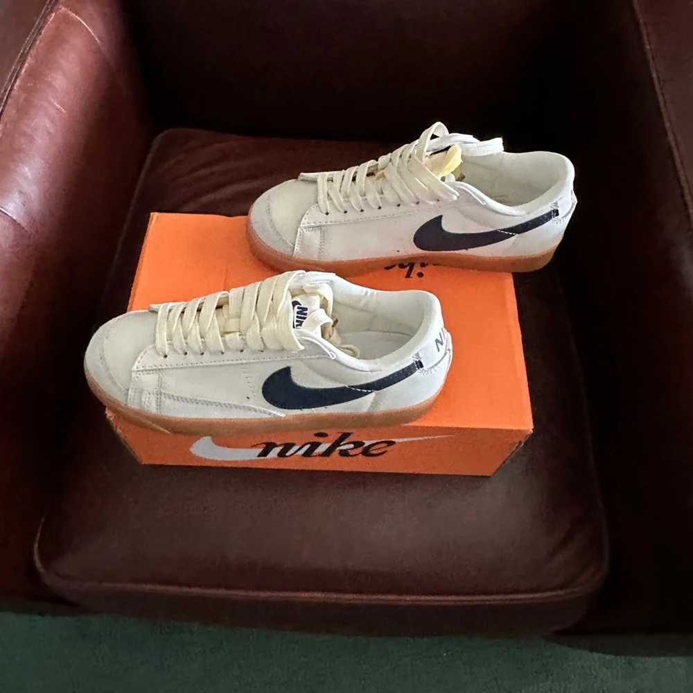 Nike Blazer White Blue Swoosh Gum Sole 6 - Picture 6 of 9